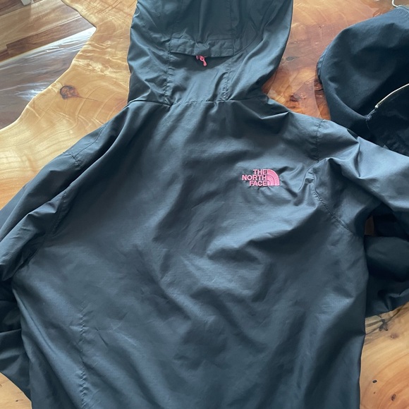 The North Face Black and Pink Utility Jacket Weather-Resistant - Picture 2 of 2